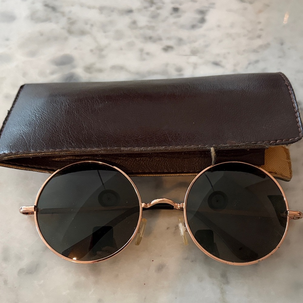 Round Rose Gold Frame Sunglasses with Dark Lenses